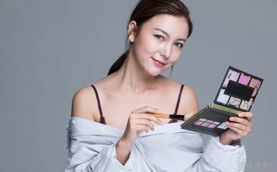 轩美尼化妆