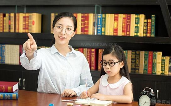 老师在1对1教学中