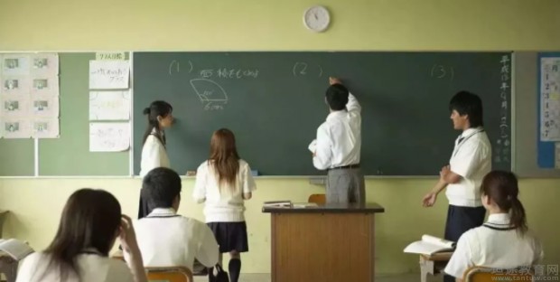 日本高中课堂